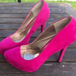 Charlotte Russe Fuchsia pumps